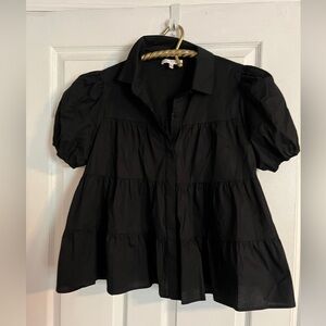 NWOT Wayf Size M tiered poplin collared shirt in black